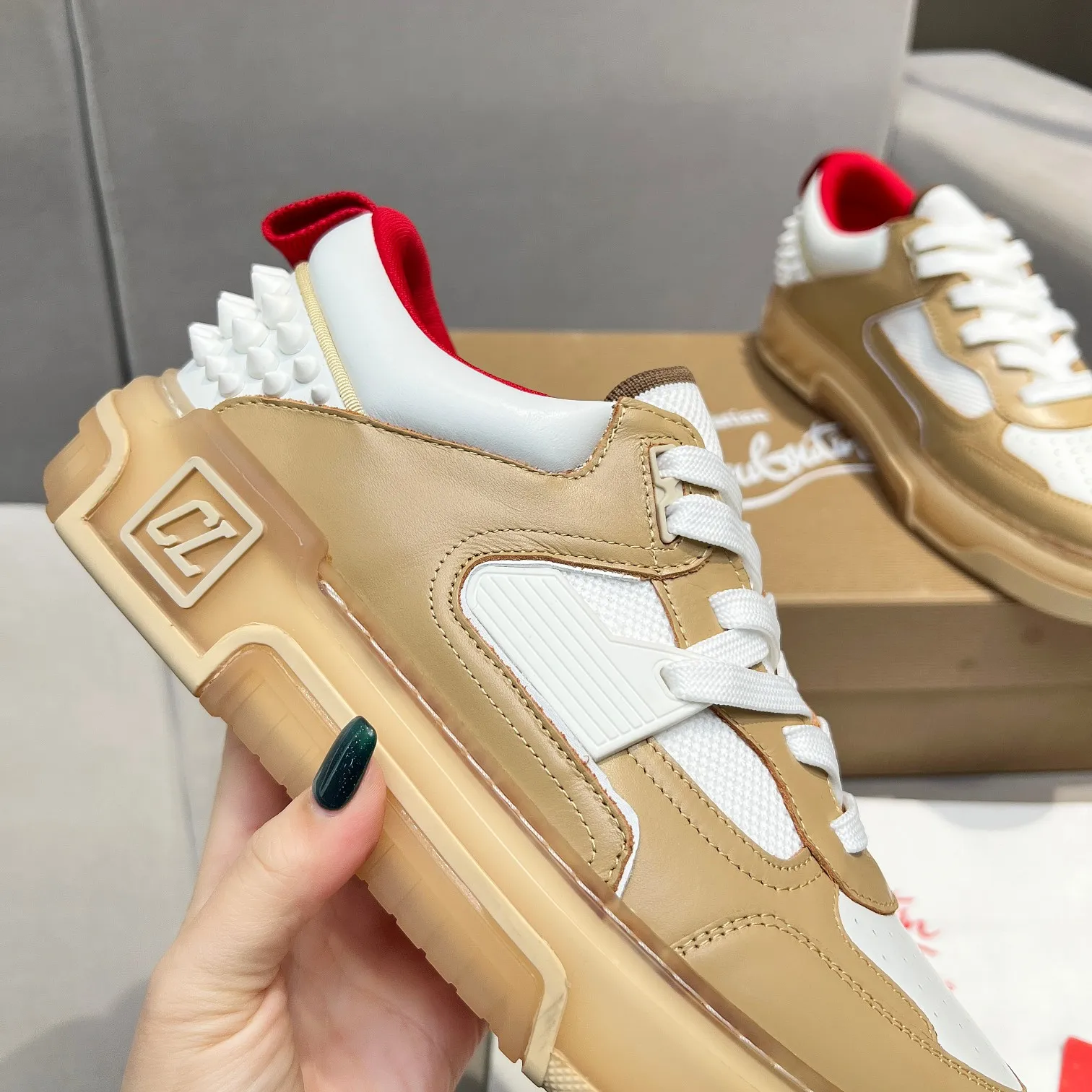 Men's shoes 💰700 🌹🌹🌹̋ Wang Junkai Yang Mi Xu Kai Zhang Jingyi Ding Chengxin Chen Muchi Wang Ziyi Same style Christian Louboutin 2024 [New product] ASTROLOUBI unisex thick-soled sports shoes red-soled shoes perfectly integrate fashion and sports, The fabrics are made of luxurious calfskin, soft suede, smooth satin and laminated leather, and the back is decorated with classic rivets. The interior is blended with a knitted tongue for added durability, breathability and quick-drying comfort. The outsole is made of a combination of EVA foam and imported rubber, and the colorful CL iconic letters on the side of the outsole show the brand's unique style. It is a ceiling-level comfortable skate shoe! ! ! Currently men’s size 39--45 (women’s size 35--40)